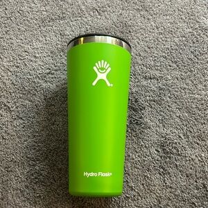 Hydro Flask 32oz Tumbler Kiwi Color